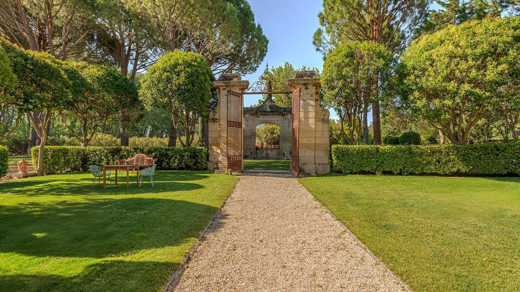 Chateau Talaud Loriol-du-Comtat Экстерьер фото
